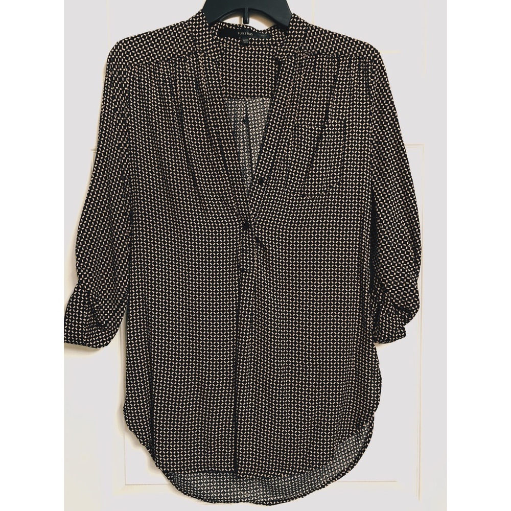 SOLD! Black & Tan Geometric Print Top